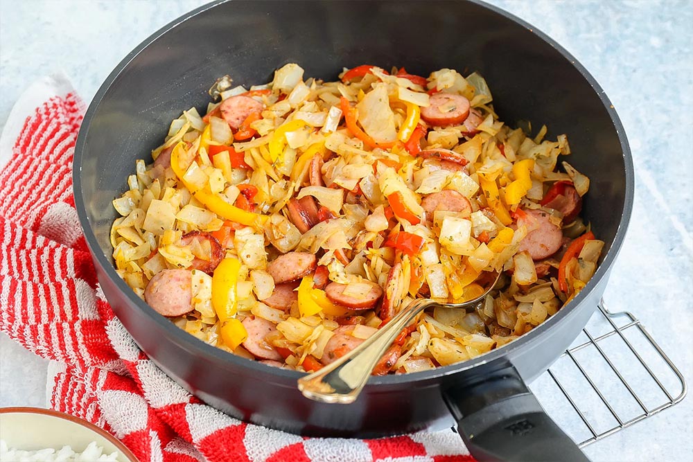 Eenpansgerecht met rookworst